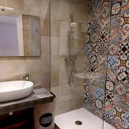 2 Bedroom In Apartment