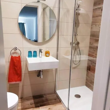 2 Bedroom In 아파트 *